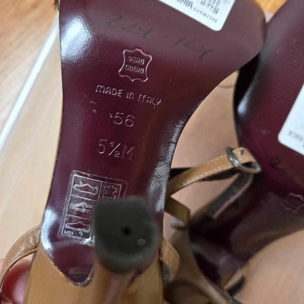 NWOB Via Spiga Women's Brown Strappy Heels - Picture 4 of 6